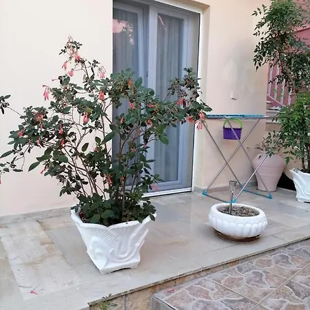 Flower Garden Apartment Benitses (Corfu)