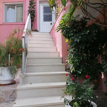 Flower Garden Apartment Benitses (Corfu)