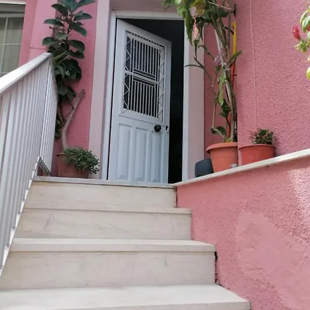 Flower Garden Apartment *