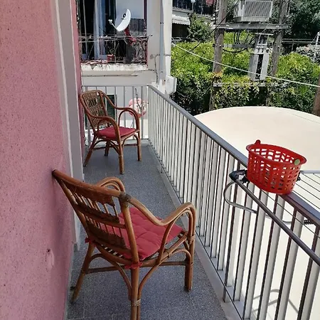 Flower Garden Apartment Benitses (Corfu)